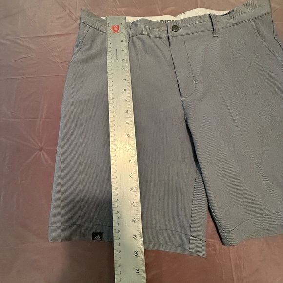 Adidas Men's Gray/Navy Blue Pinstripe Golf Athletic Shorts Size 36 8” inseam - Picture 9 of 9